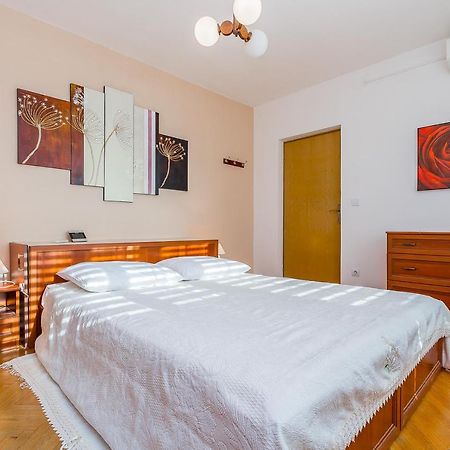 Holiday Home Villa Πούλα Δωμάτιο φωτογραφία