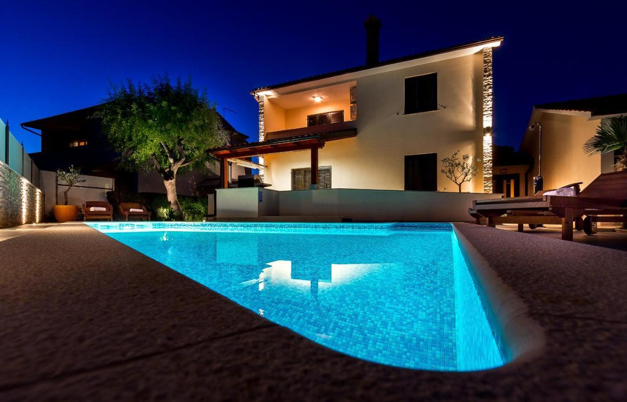 Holiday Home Villa Πούλα Δωμάτιο φωτογραφία