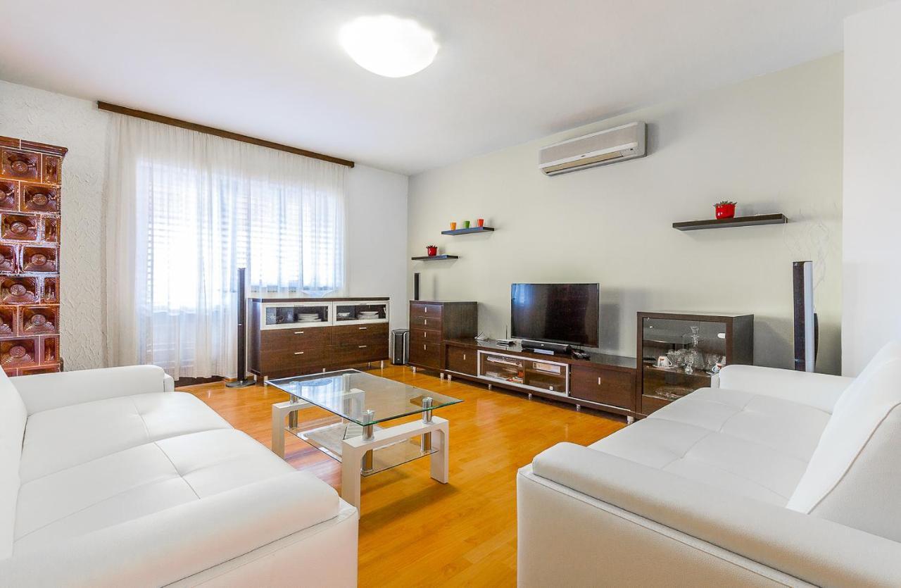 Holiday Home Villa Πούλα Δωμάτιο φωτογραφία